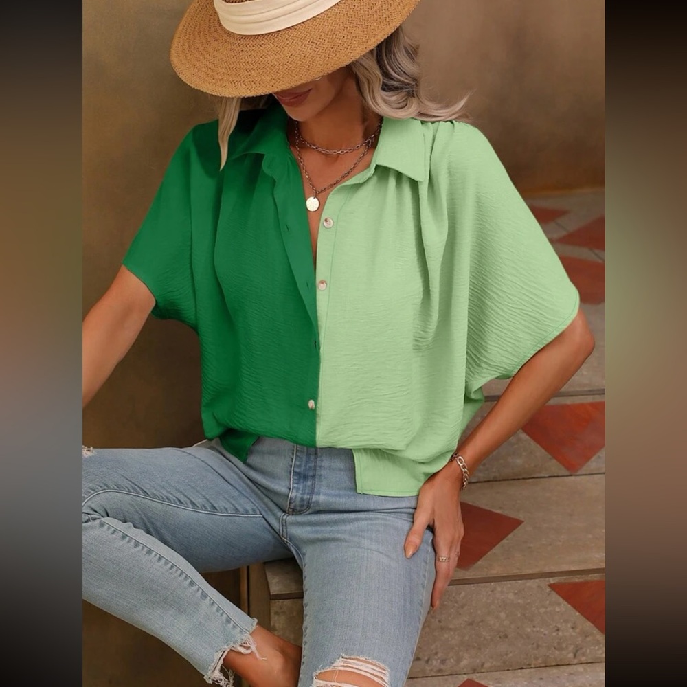Two-tone green top 💚